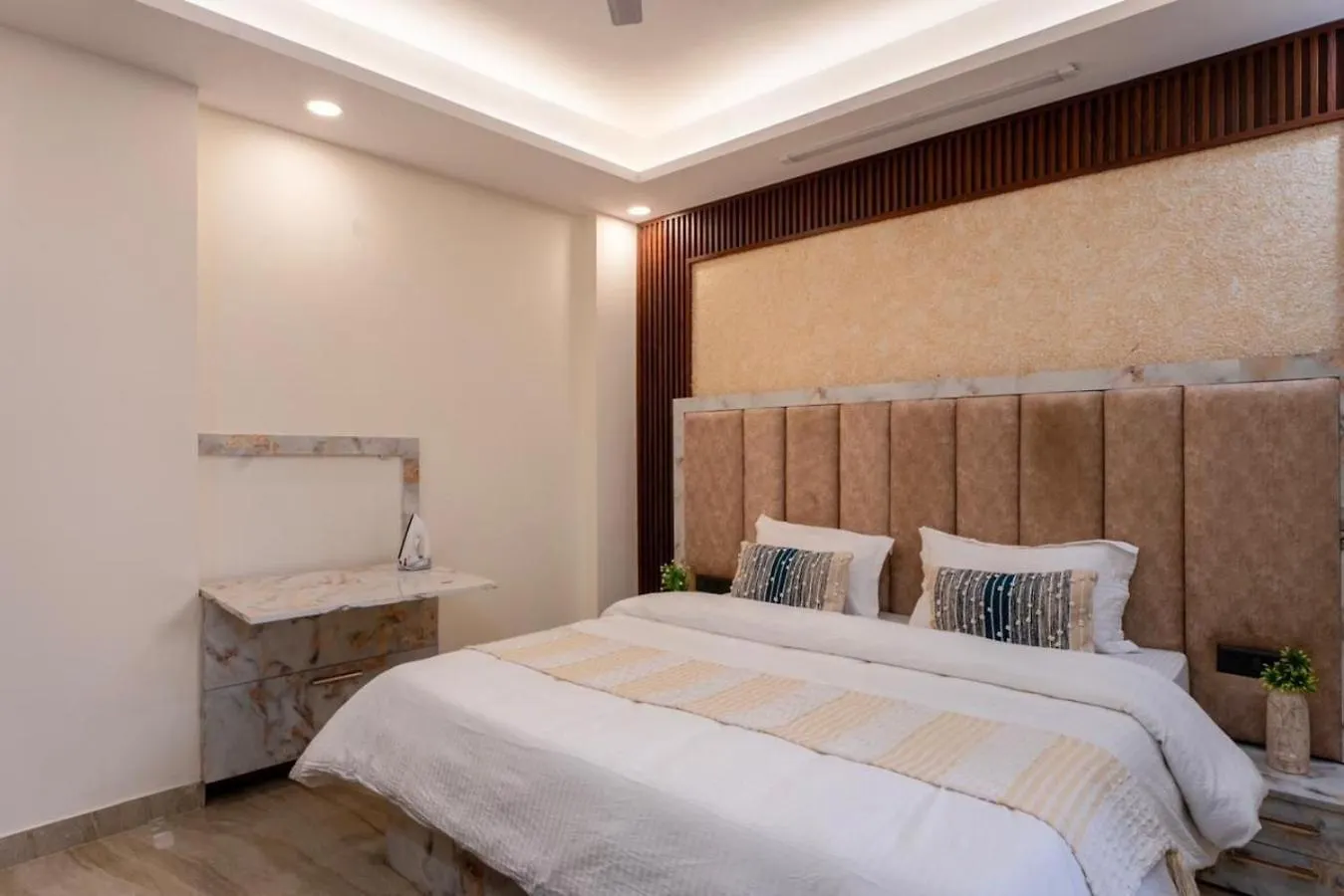 גורגאון Radiant Private 1Bhk Apartment On Golf Course