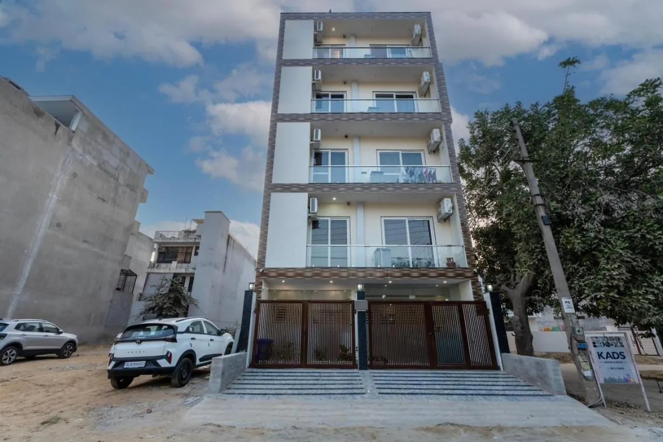 גורגאון Radiant Private 1Bhk Apartment On Golf Course הודו